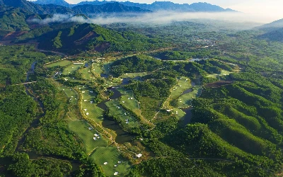 PerryGolf offers year-round golf vacation packages and cruises worldwide